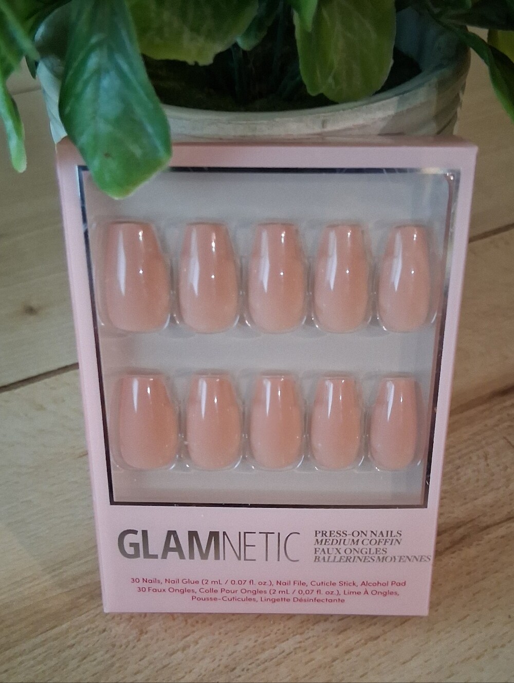 NWT Glamnetic Press On Nails In Nude Peach Pink Medium Coffin ~ Exposed